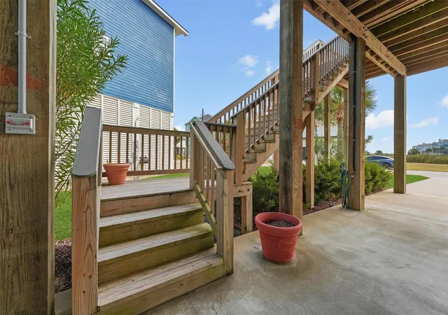 Photo 3 of Single family home for sale at 25102 Sausalito Dr, Galveston, TX 77554 | MLS# 3643369 | Listing updated on 2026-09-20