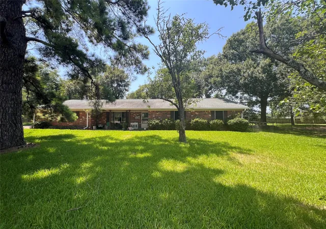 1st image of 204 Gerald St, Willis, TX 77378 | MLS# 69898025