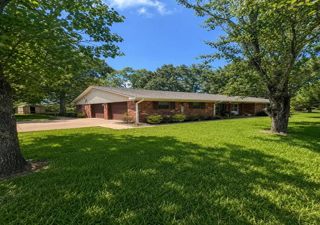 2nd image of 204 Gerald St, Willis, TX 77378 | MLS# 69898025