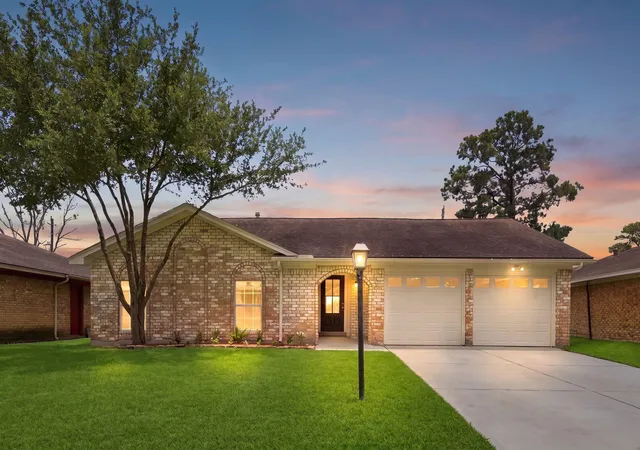 Photo 44 of Sale Pending at 659 Grand Oaks Dr, Houston, TX 77015 | MLS# 63059141 | Listing updated on 2026-10-02