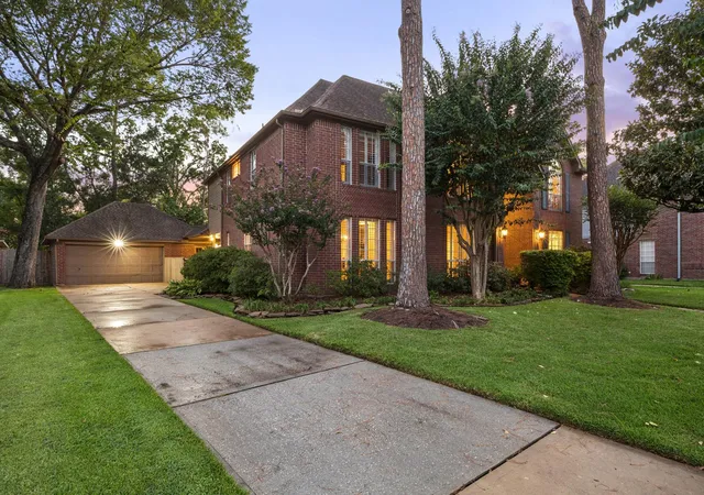 3rd image of 16211 Harvest Summer Ct, Houston, TX 77059 | MLS# 91081653