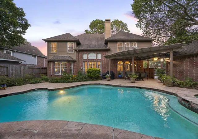 4th image of 16211 Harvest Summer Ct, Houston, TX 77059 | MLS# 91081653