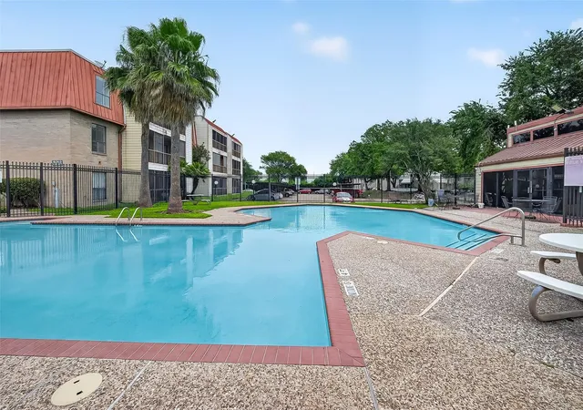 5th image of 10110 Forum West Dr #406, Houston, TX 77036 | MLS# 66411354