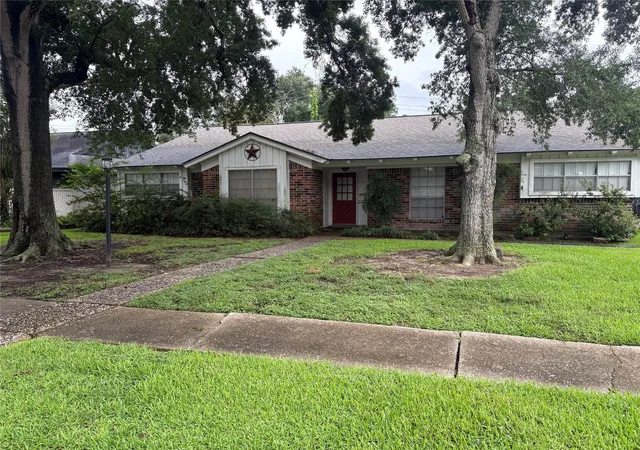 1st image of 534 Bayview Dr, El Lago, TX 77586 | MLS# 5863912