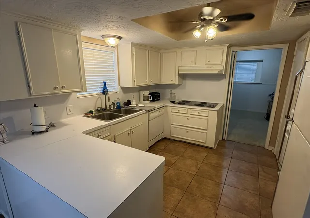3rd image of 534 Bayview Dr, El Lago, TX 77586 | MLS# 5863912