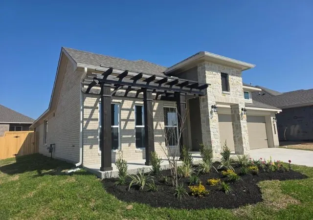 Photo 2 of Sale Pending at 2067 Winepress Rd, Brenham, TX 77833 | MLS# 11035908 | Listing updated on 2026-09-14