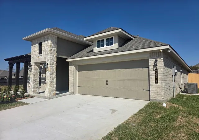 Photo 3 of Sale Pending at 2067 Winepress Rd, Brenham, TX 77833 | MLS# 11035908 | Listing updated on 2026-09-14