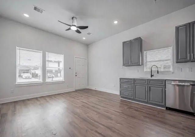 3rd image of 7993 Attwater St, Houston, TX 77028 | MLS# 59764008