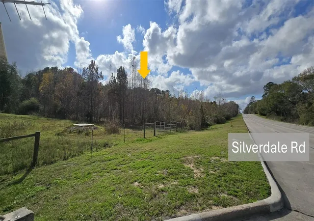 Photo 2 of Sale Pending at 1151 Silverdale St, Conroe, TX 77301 | MLS# 14475520 | Listing updated on 2026-09-04