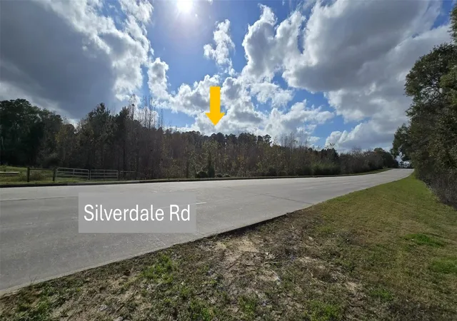 Photo 3 of Sale Pending at 1151 Silverdale St, Conroe, TX 77301 | MLS# 14475520 | Listing updated on 2026-09-04