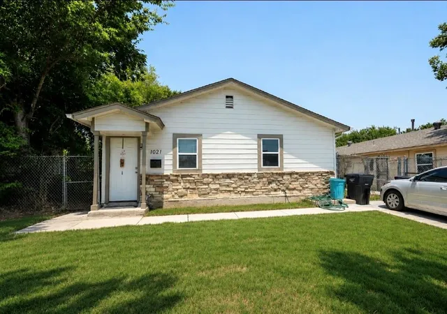 1st image of 1021 Baker St, Fort Worth, TX 76104 | MLS# 62957108