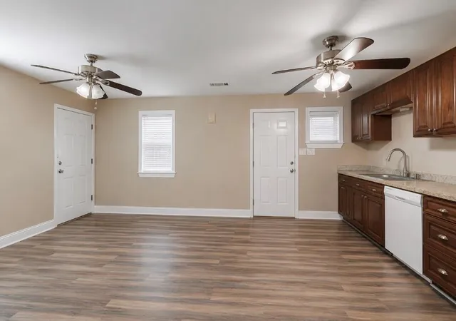 3rd image of 1021 Baker St, Fort Worth, TX 76104 | MLS# 62957108