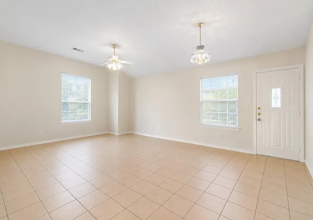 Listing Photo 5 - Condo for sale in building located at 6131 Andwood St, Houston, TX 77087