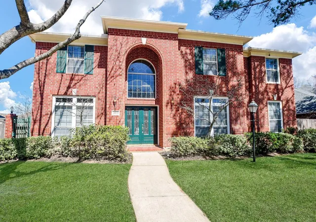 2nd image of 12236 S Shadow Cove Dr, Houston, TX 77082 | MLS# 47170521