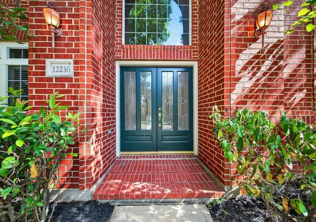 Photo 3 of Single family home for sale at 12236 S Shadow Cvs Dr, Houston, TX 77082 | MLS# 47170521 | Listing updated on 2026-08-27