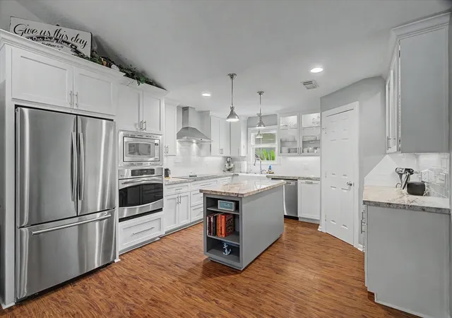 Photo 3 of Sale Pending at 6041 Lazy Ln, Brazoria, TX 77422 | MLS# 97348413 | Listing updated on 2026-10-03