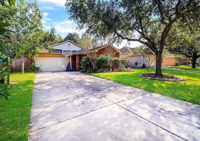 Photo 2 of Single family home for sale at 7218 Brockington Dr, Katy, TX 77494 | MLS# 31645639 | Listing updated on 2026-09-18