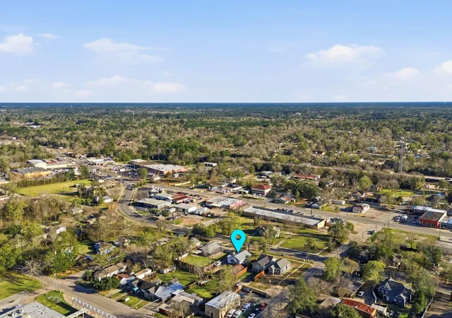 36th image of 308 E Phillips St, Conroe, TX 77301 | MLS# 89923424