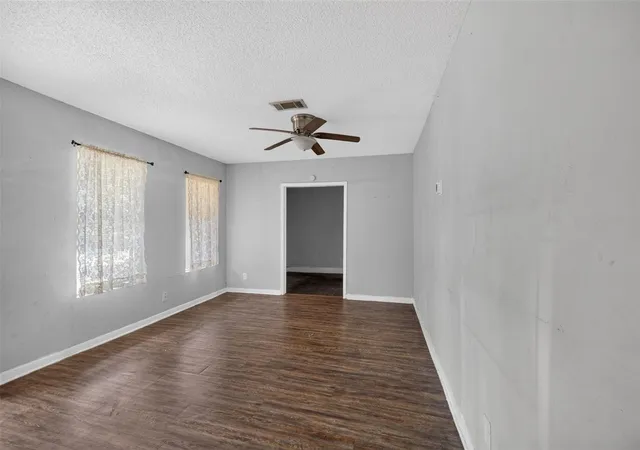 3rd image of 11407 Duane St, Houston, TX 77047 | MLS# 10073637