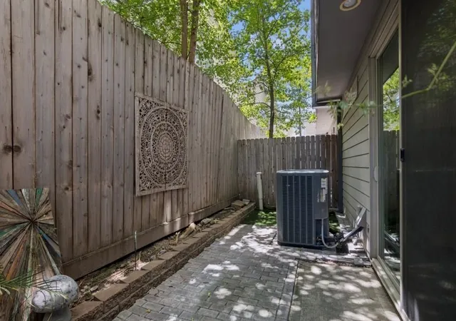 24th image of 2376 Commerce St, Houston, TX 77003 | MLS# 28161004