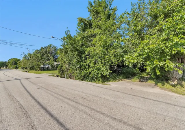 3rd image of 5606 Enid St, Houston, TX 77009 | MLS# 75774019