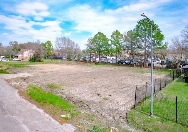 Photo 4 of Land for sale at 8524 Observatory St, Houston, TX 77088 | MLS# 96982766 | Listing updated on 2026-09-20