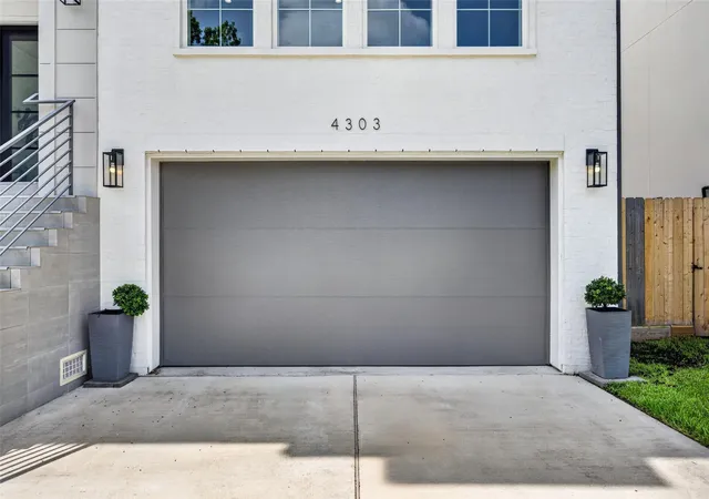 Photo 3 of Single family home for sale at 4303 Dorothy St, Bellaire, TX 77401 | MLS# 4676542 | Listing updated on 2026-09-20