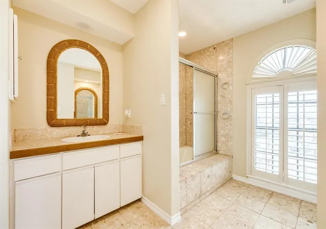 2nd image of 411 Sailfish Ave, Freeport, TX 77541