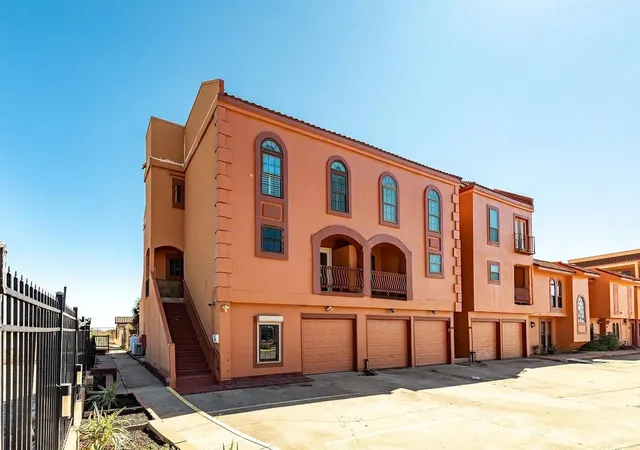4th image of 411 Sailfish Ave #102, Freeport, TX 77541 | MLS# 45672292