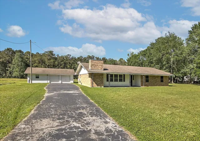 Photo 2 of Single family home for sale at 411 County Rd 2298, Cleveland, TX 77327 | MLS# 67285190 | Listing updated on 2026-07-31