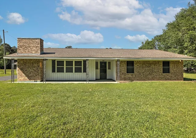 Photo 3 of Single family home for sale at 411 County Rd 2298, Cleveland, TX 77327 | MLS# 67285190 | Listing updated on 2026-07-31