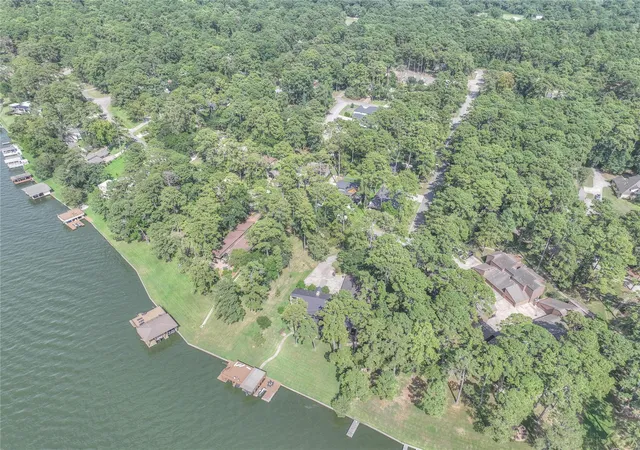 3rd image of 15696 Lakeway Dr, Willis, TX 77318 | MLS# 14776305