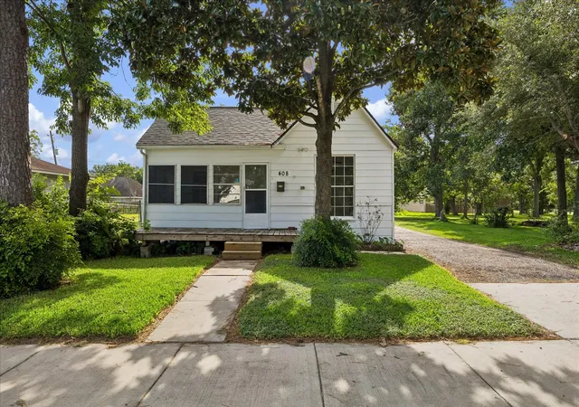 1st image of 408 S 4th St, La Porte, TX 77571 | MLS# 34291727