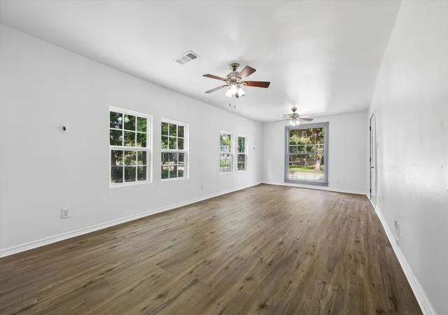 3rd image of 408 S 4Th St, La Porte, TX 77571 | MLS# 34291727