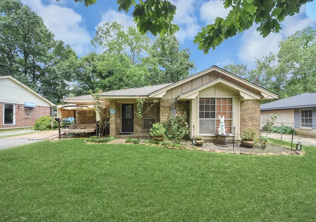 Photo 3 of Single family home for sale at 24267 W Oak Dr, Porter, TX 77365 | MLS# 73217572 | Listing updated on 2026-09-14