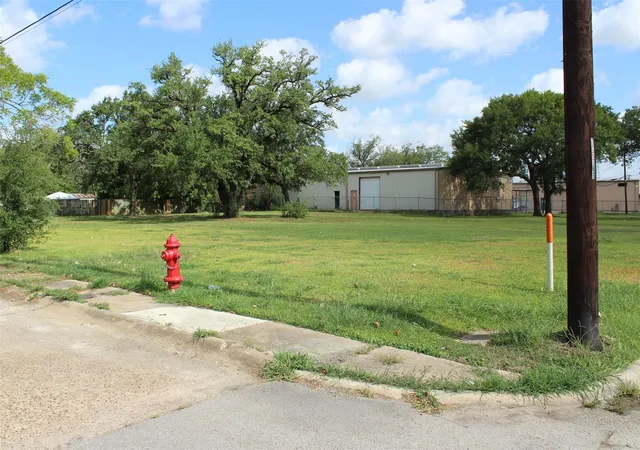 5th image of 106 W Pitts Ave, Pasadena, TX 77506 | MLS# 2172531
