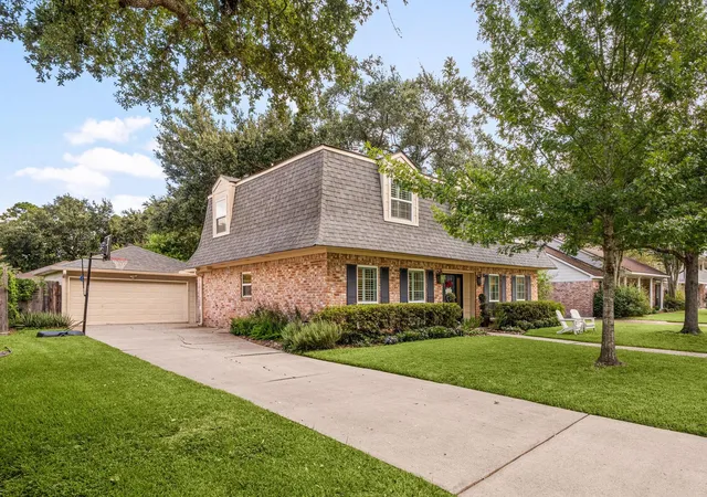3rd image of 10822 Piping Rock Ln, Houston, TX 77042 | MLS# 55623249