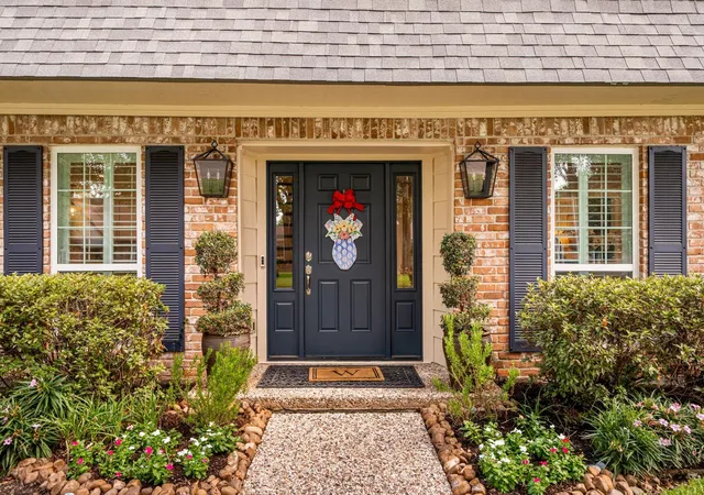 5th image of 10822 Piping Rock Ln, Houston, TX 77042 | MLS# 55623249