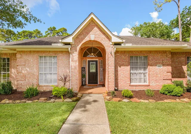 1st image of 231 Creekside Dr, League City, TX 77573 | MLS# 20966886