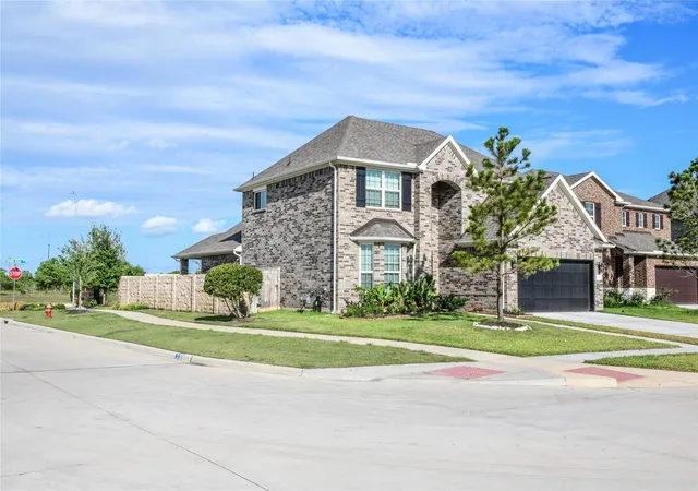 Photo 1 of Sale Pending at 10701 Clouds Rest Dr, Rosharon, TX 77583 | MLS# 67442547 | Listing updated on 2026-09-02
