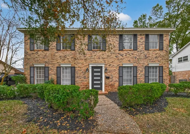 Photo 1 of Single family home for sale at 422 Willow Vista Dr, El Lago, TX 77586 | MLS# 5574051 | Listing updated on 2026-09-16