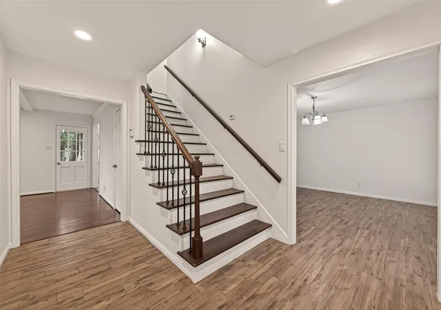 Photo 3 of Single family home for sale at 422 Willow Vista Dr, El Lago, TX 77586 | MLS# 5574051 | Listing updated on 2026-09-16