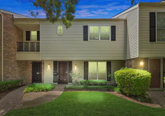 3rd image of 12907 Trail Hollow Dr #2907, Houston, TX 77079 | MLS# 91760581