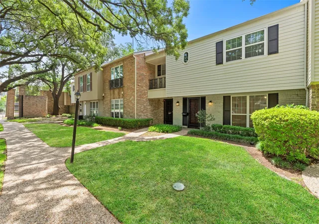 5th image of 12907 Trail Hollow Dr #2907, Houston, TX 77079 | MLS# 91760581