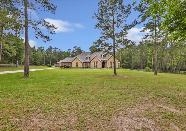 Photo 1 of Single family home for sale at 229 Sundog Rd, Huntsville, TX 77340 | MLS# 51636406 | Listing updated on 2026-09-15