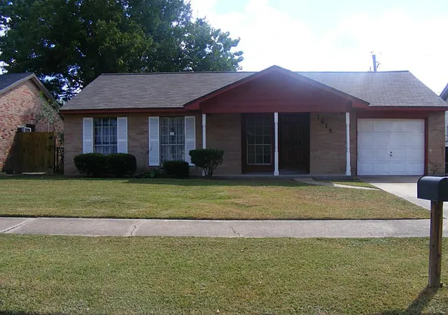 Photo 3 of Single family home for sale at 1615 Mosher Ln, Houston, TX 77088 | MLS# 78867207 | Listing updated on 2026-09-04