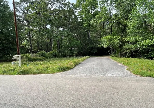 Photo 3 of Sale Pending at 24746 Country Oaks Blvd, Montgomery, TX 77316 | MLS# 35848764 | Listing updated on 2026-08-19