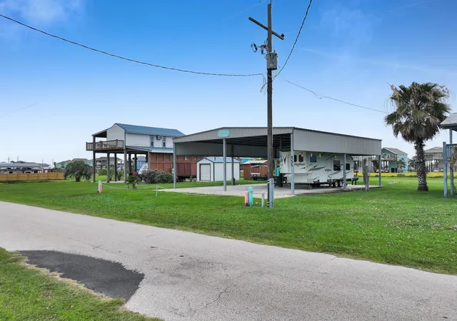 Photo 4 of Land for sale at 955 O Neil Rd, Port Bolivar, TX 77650 | MLS# 54378285 | Listing updated on 2026-06-17