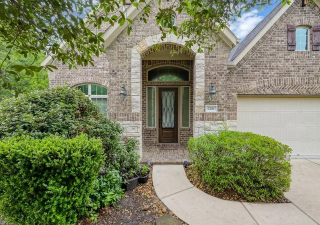 Photo 2 of Single family home for sale at 126 Kohen Ct, Montgomery, TX 77316 | MLS# 33125521 | Listing updated on 2026-09-11