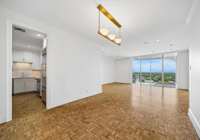 2nd image of 3711 San Felipe St #10C, Houston, TX 77027 | MLS# 76597177